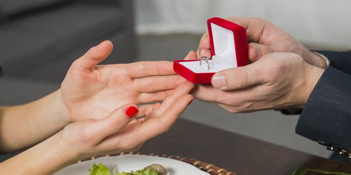 Buying Engagement Rings Online